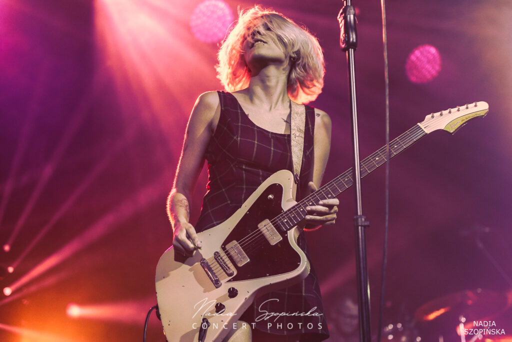 Rockowa i gitarowa „Dziewczyna Pop” Darii Zawiałow