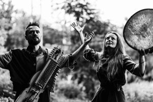 Nowy singiel duetu Jarzmo „Court Dances”
